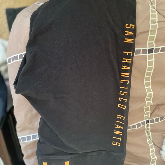 PINK Limited Edition SF Giants Activewear - Picture 3 of 11